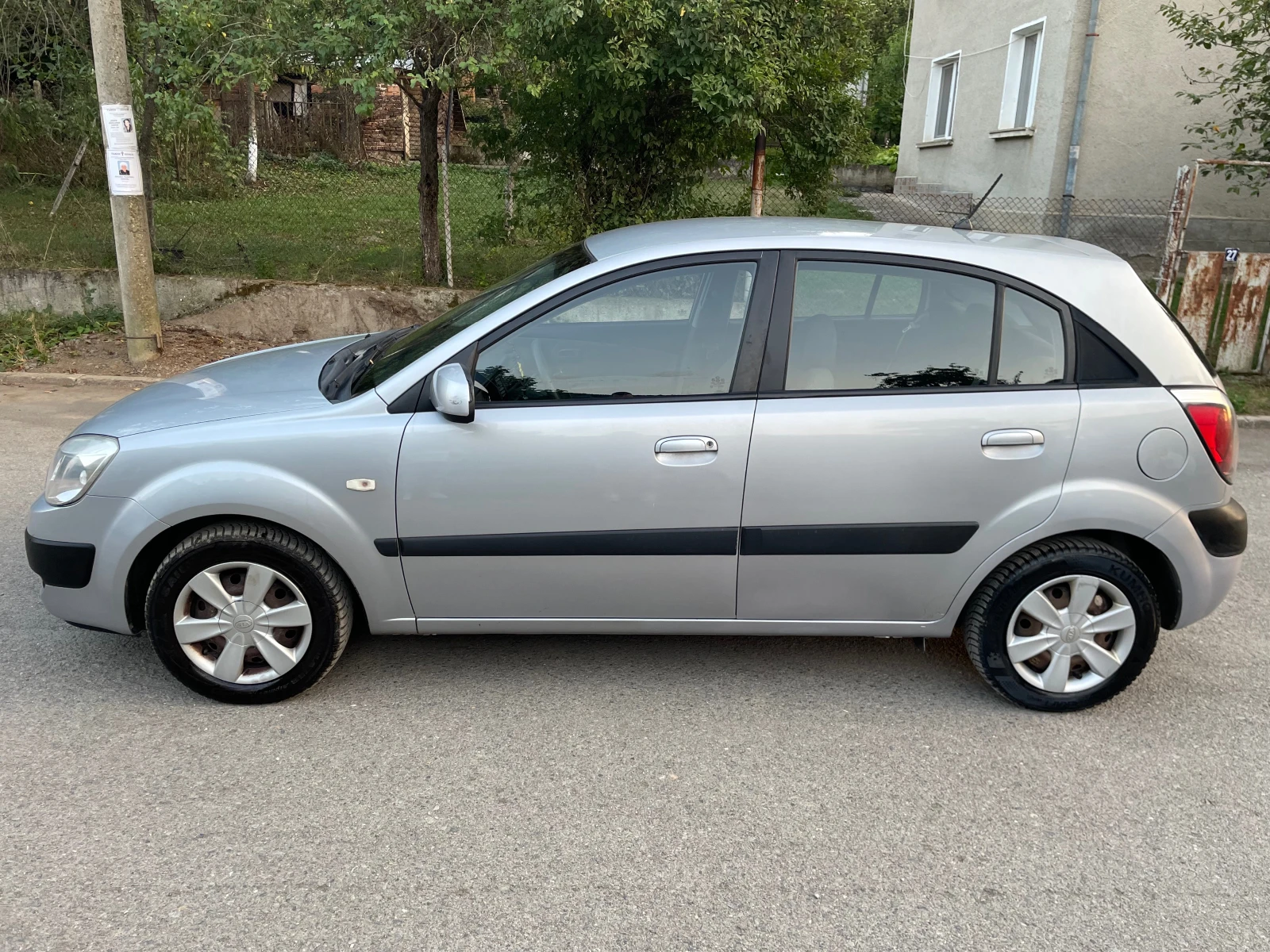 Kia Rio 1.4 I, снимка 4 - Автомобили и джипове - 54084709
