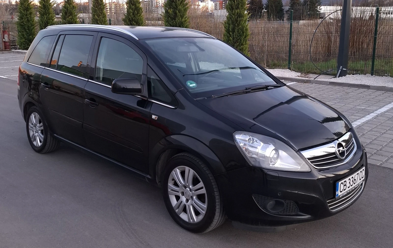Opel Zafira B FACELIFT 