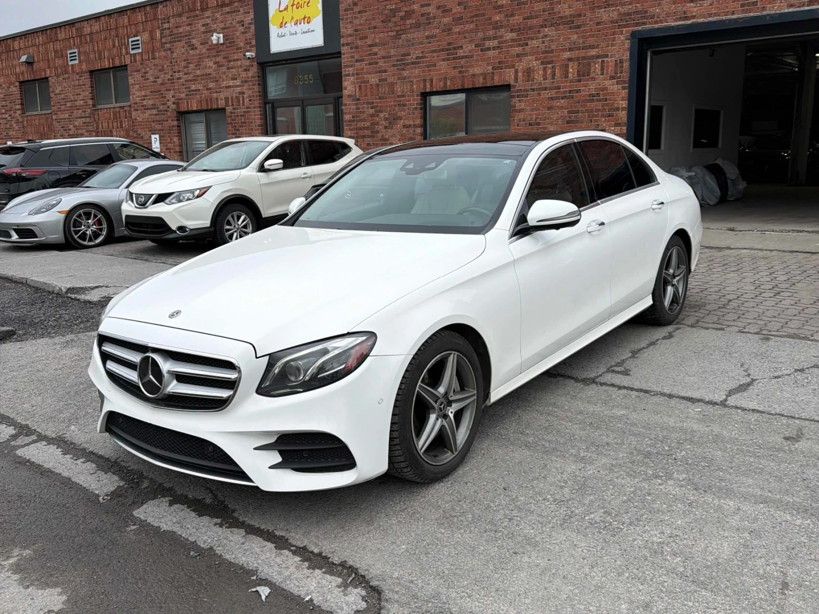 Mercedes-Benz E 400 AMG * ОБДУХВАНЕ * BURMESTER * PANO * CARFAX * 