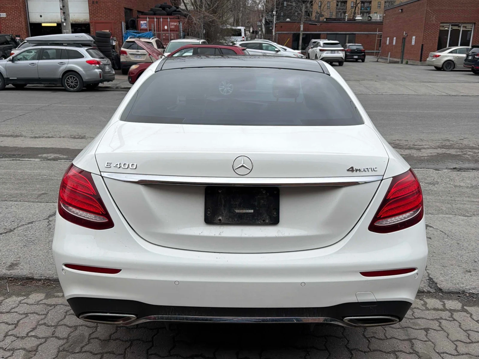 Mercedes-Benz E 400 AMG * ОБДУХВАНЕ * BURMESTER * PANO * CARFAX * , снимка 5 - Автомобили и джипове - 54396792