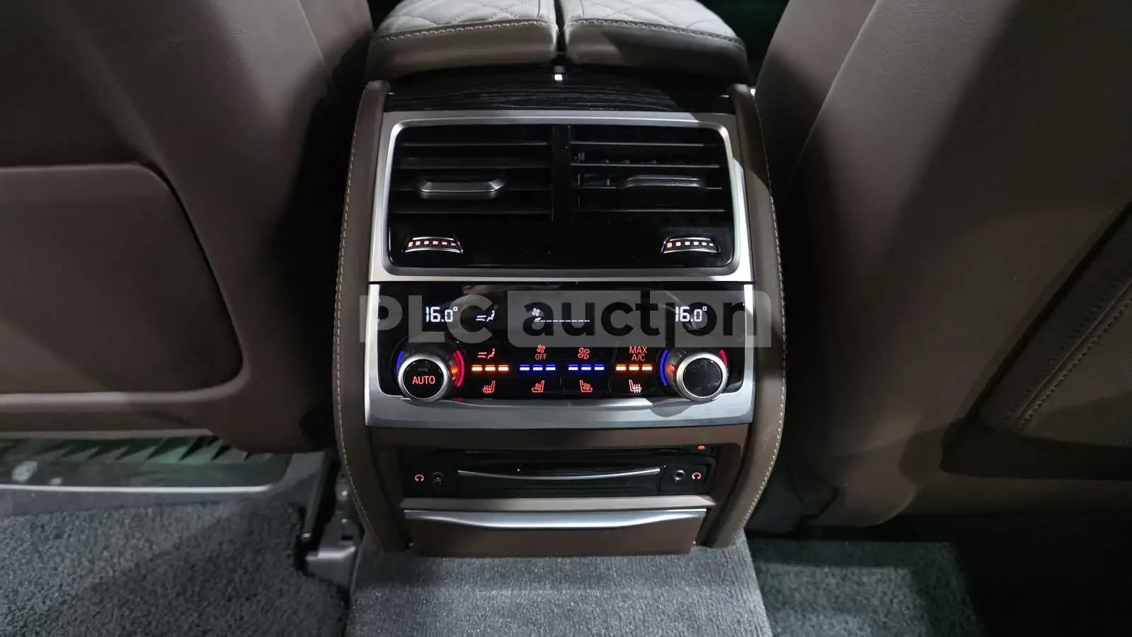 BMW 740 Li * IDIVIDUAL* МАСАЖ* ЛАЗЕР* ОБДУХВАНЕ* FULL* , снимка 10 - Автомобили и джипове - 54554476