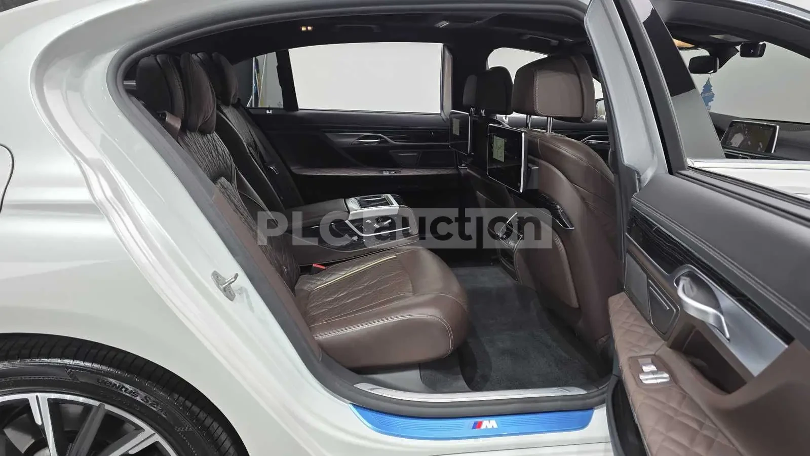 BMW 740 Li * IDIVIDUAL* МАСАЖ* ЛАЗЕР* ОБДУХВАНЕ* FULL* , снимка 13 - Автомобили и джипове - 54554476