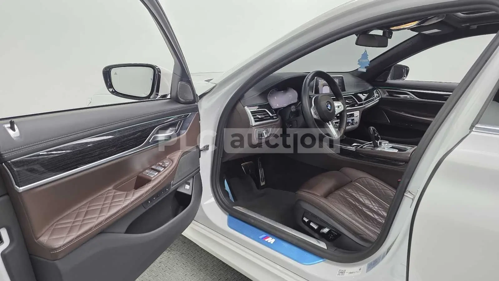 BMW 740 Li * IDIVIDUAL* МАСАЖ* ЛАЗЕР* ОБДУХВАНЕ* FULL* , снимка 15 - Автомобили и джипове - 54554476