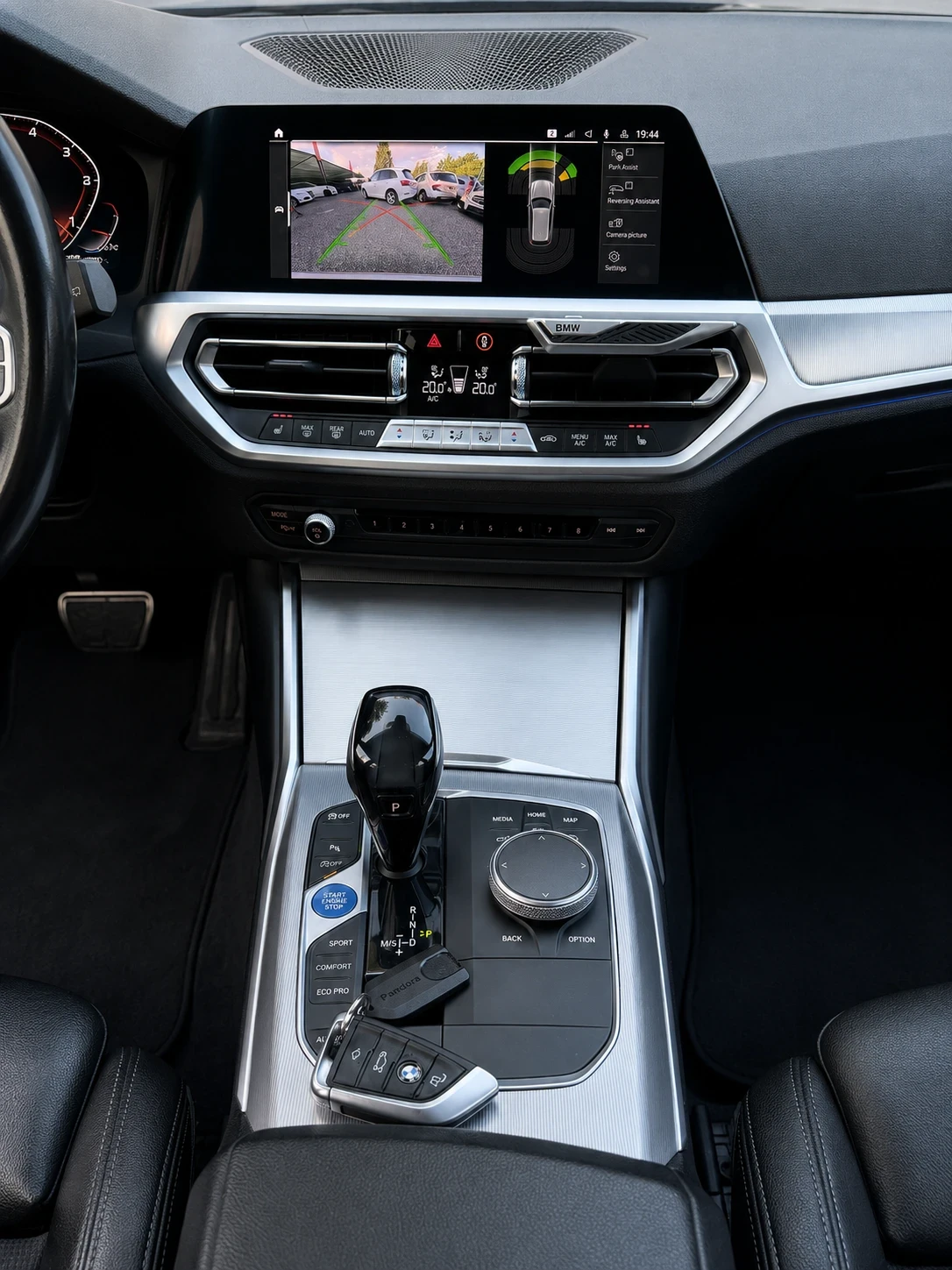 BMW 320 X-DRIVE| M-SPORT| DIGITAL| SHADOW LINE| ЛИЗИНГ, снимка 8 - Автомобили и джипове - 54843359