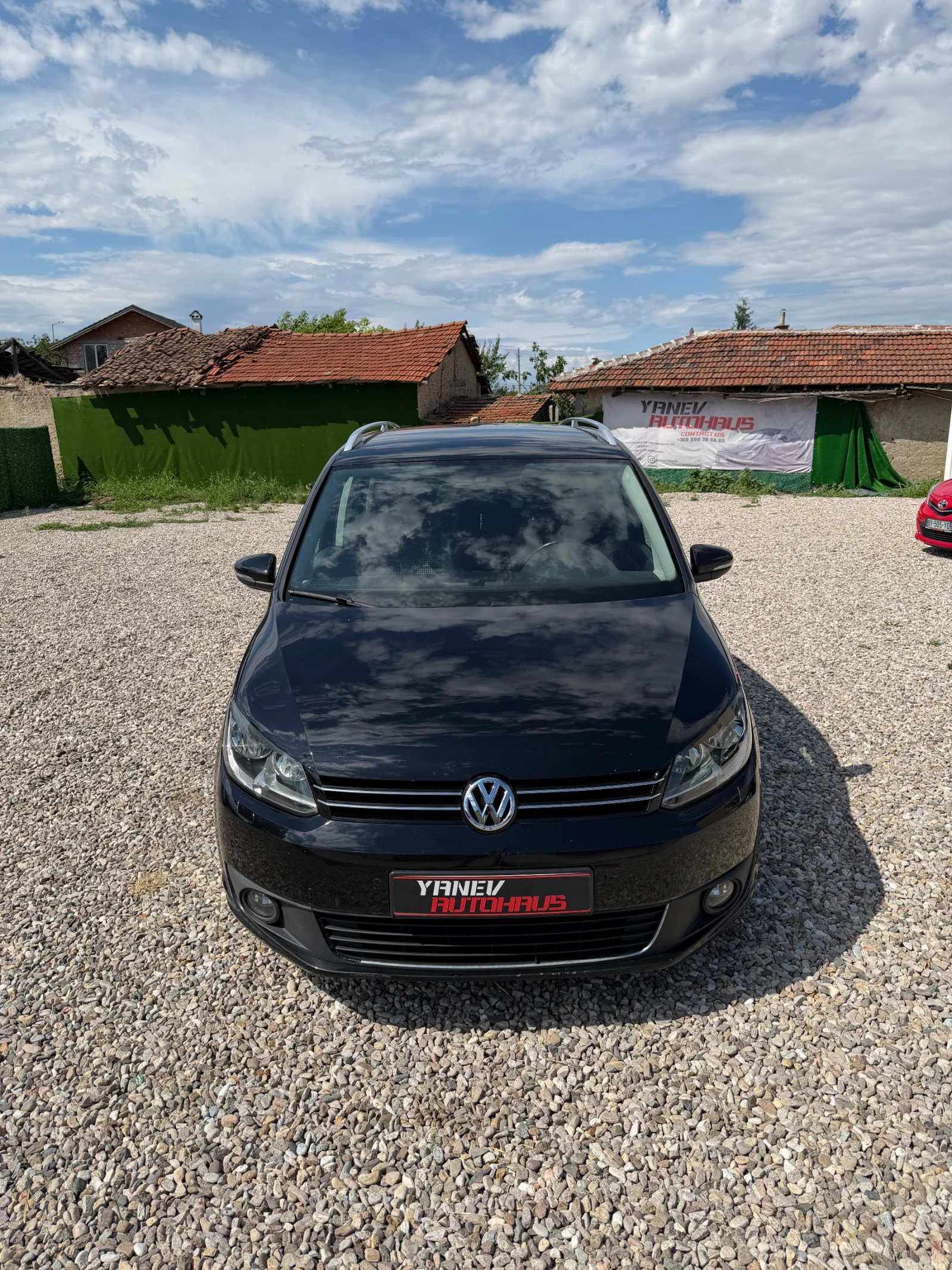 VW Touran 2.0TDi / Подгрев / Самопаркиране, снимка 5 - Автомобили и джипове - 55273149