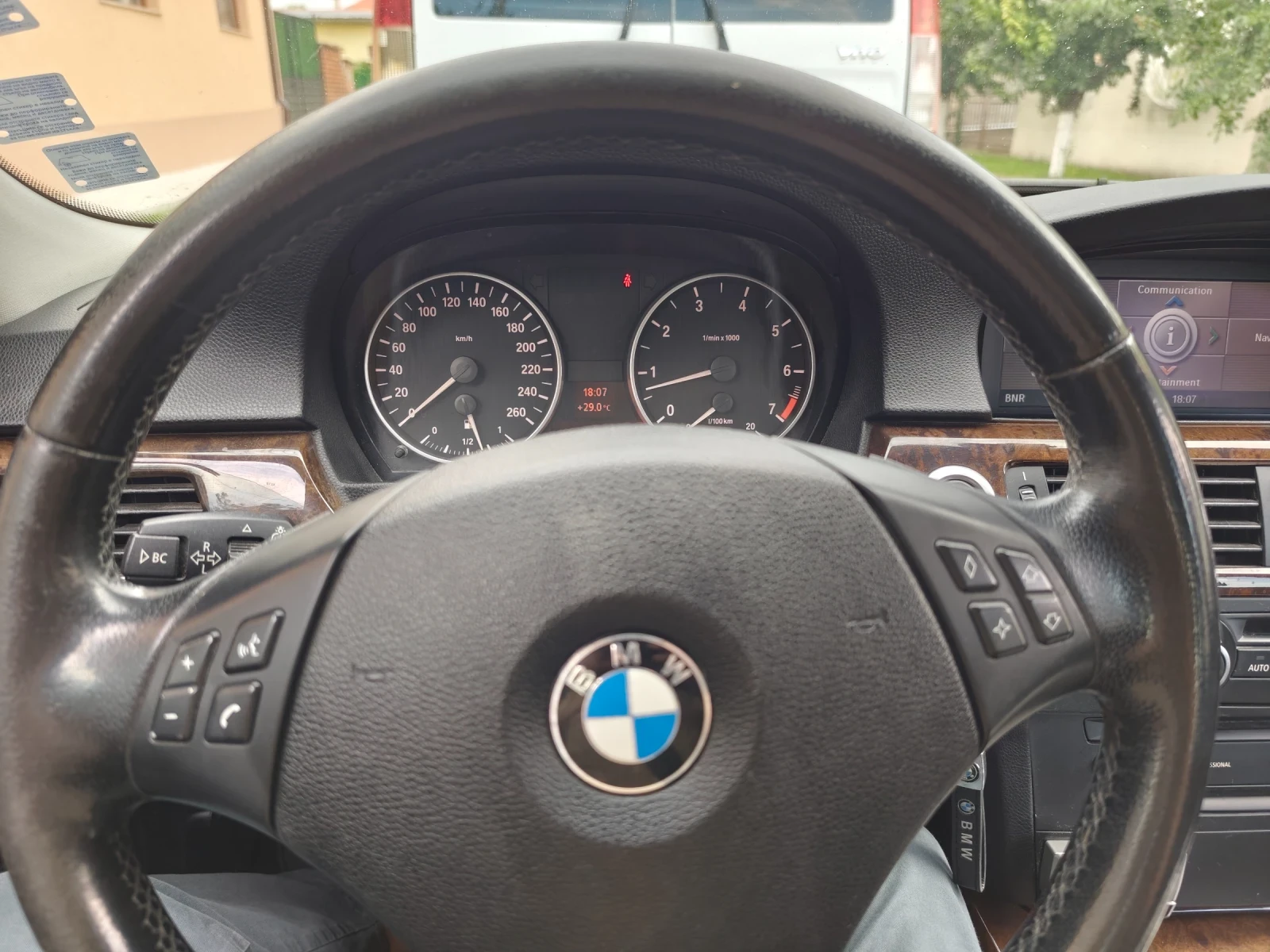BMW 318, снимка 11 - Автомобили и джипове - 55303684