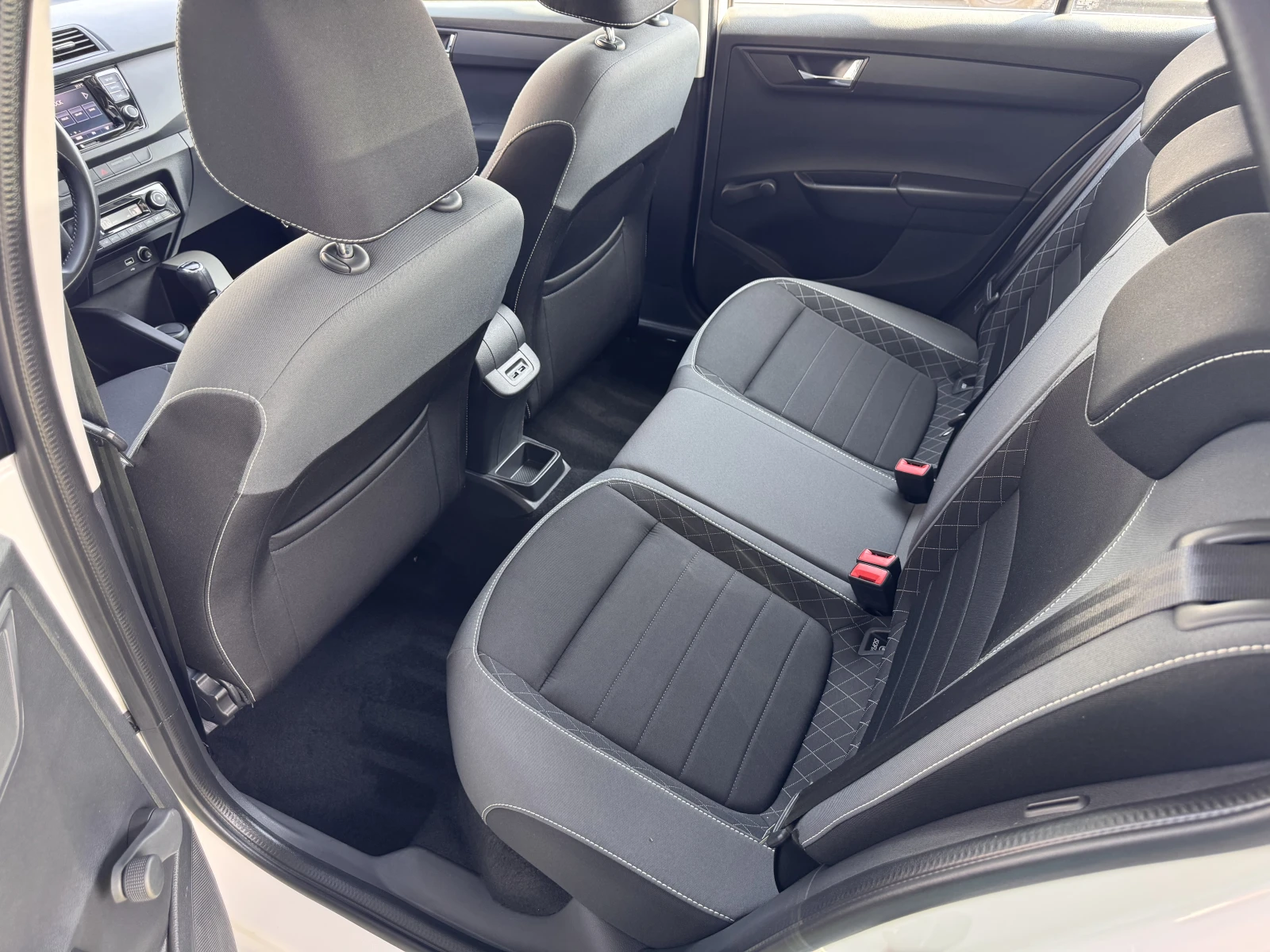 Skoda Fabia AMBITION/1.0TSI/95k.c./7AT, снимка 10 - Автомобили и джипове - 55899099