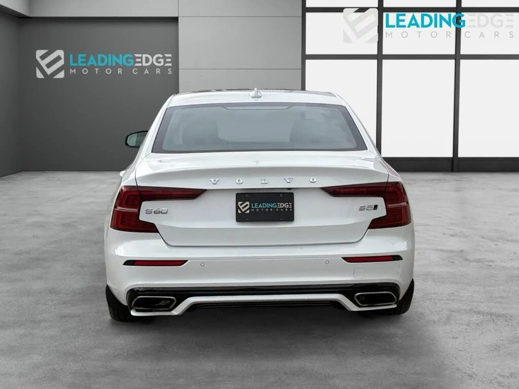 Volvo S60 2.0 B5 R-Design AWD, снимка 5 - Автомобили и джипове - 56116231
