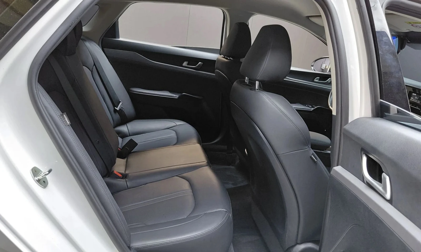 Kia K5, снимка 13 - Автомобили и джипове - 56569643