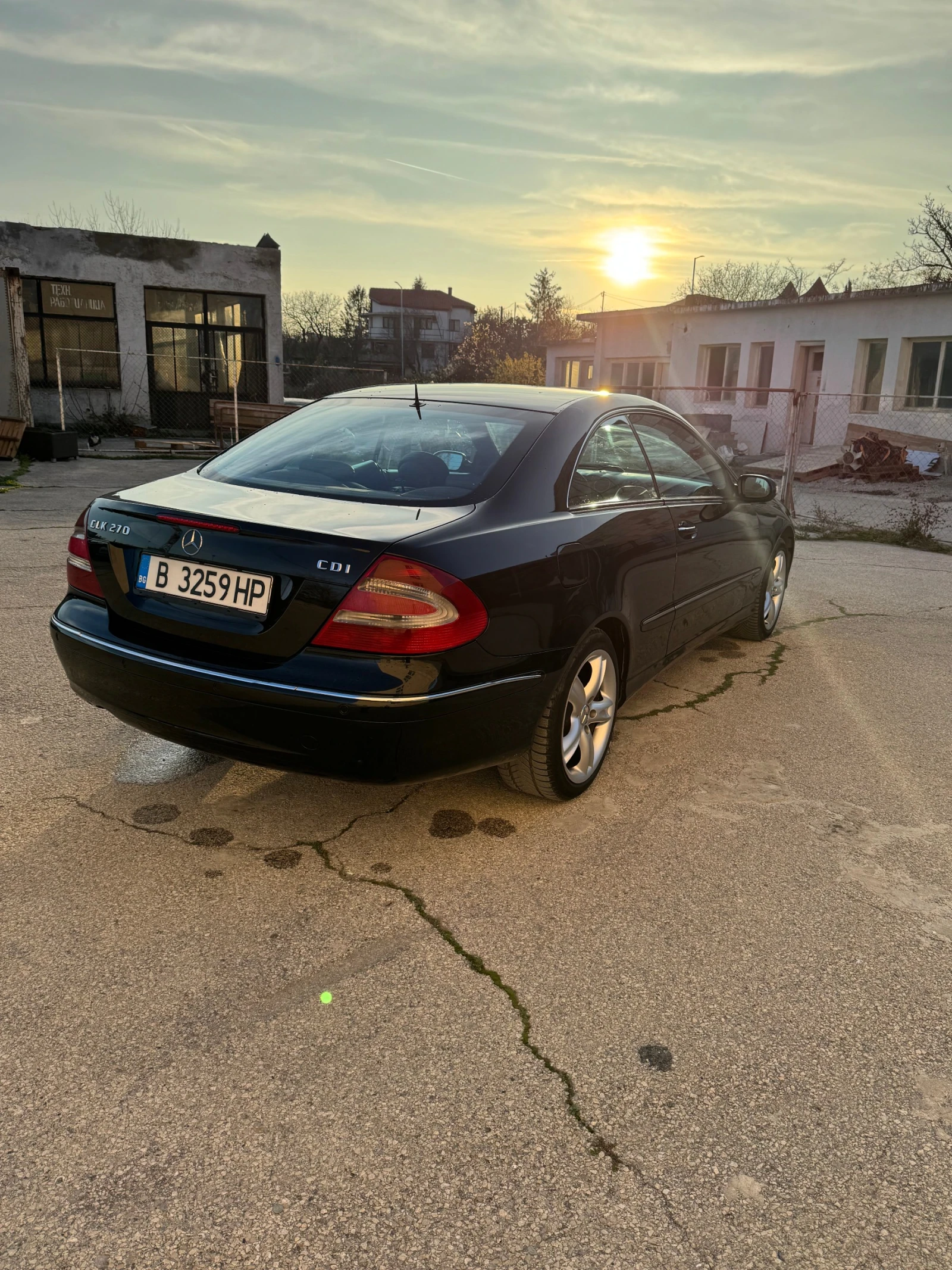 Mercedes-Benz CLK, снимка 4 - Автомобили и джипове - 56618156