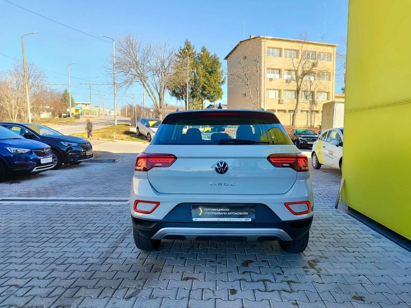 VW T-Roc LIFE 2.0 TDI (150hp) DSG7, снимка 7 - Автомобили и джипове - 48440794