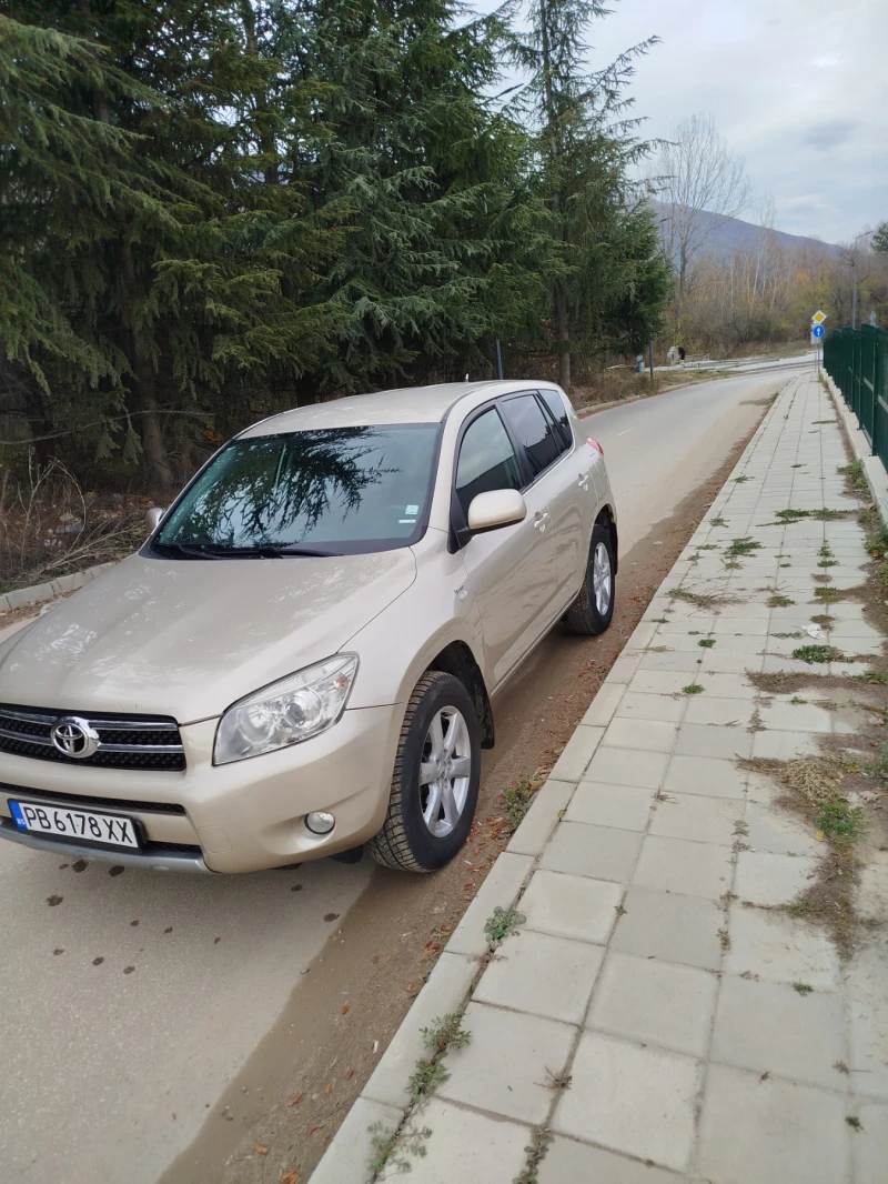 Toyota Rav4 2.2, снимка 11 - Автомобили и джипове - 49064354