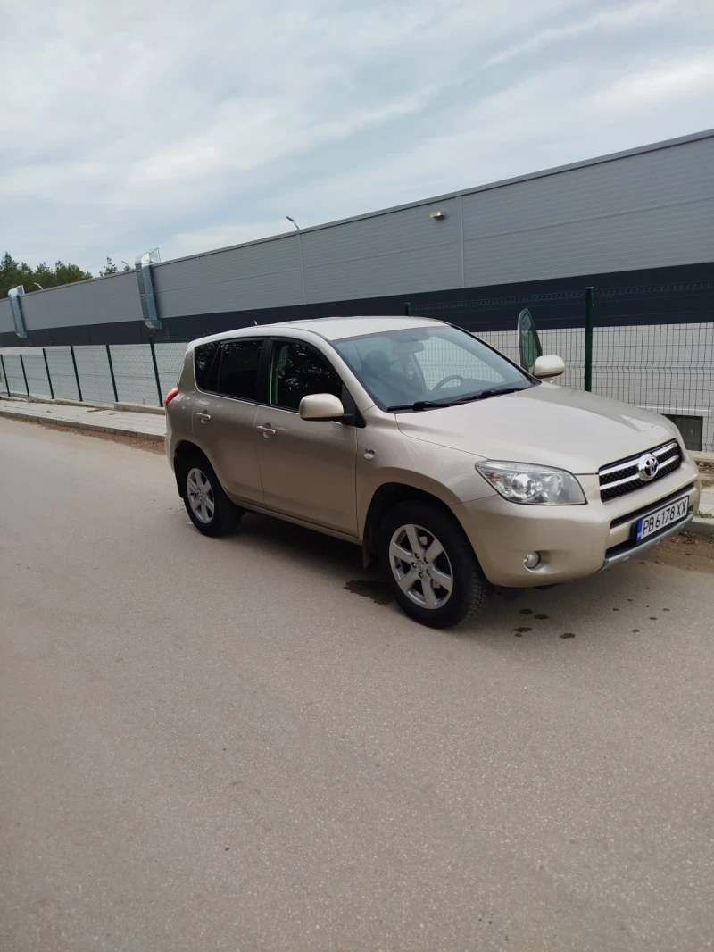 Toyota Rav4 2.2, снимка 9 - Автомобили и джипове - 49064354