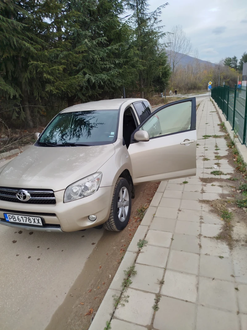 Toyota Rav4 2.2, снимка 10 - Автомобили и джипове - 49064354