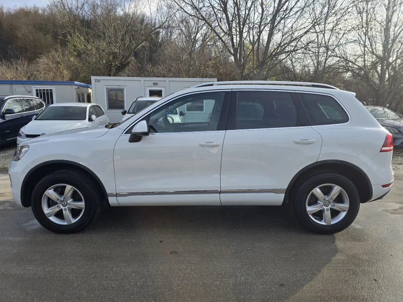 VW Touareg 3.0TDI 245к.с 4х4 Топ състояние , снимка 7 - Автомобили и джипове - 52627697