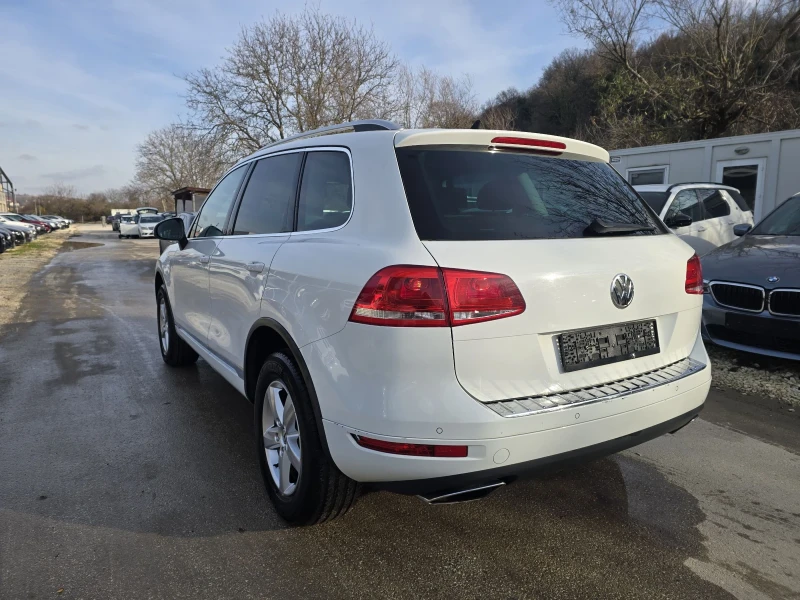 VW Touareg 3.0TDI 245к.с 4х4 Топ състояние , снимка 3 - Автомобили и джипове - 52627697