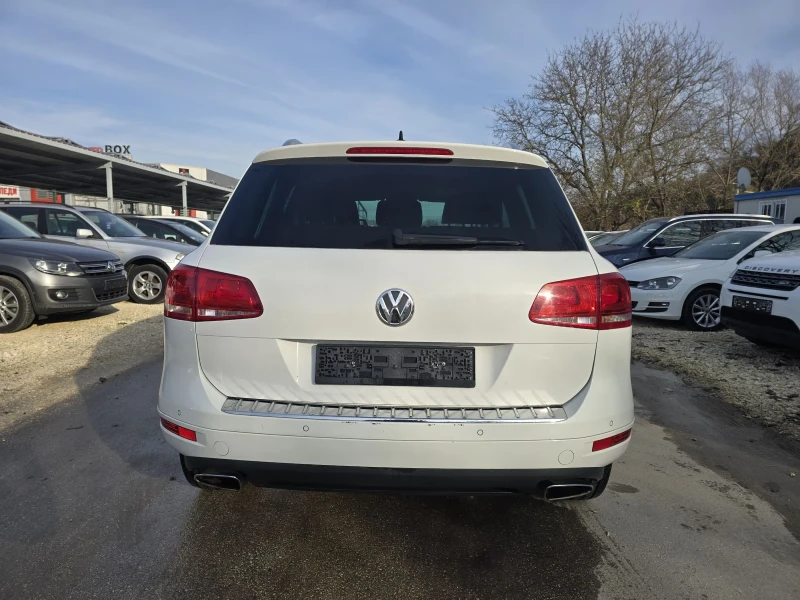 VW Touareg 3.0TDI 245к.с 4х4 Топ състояние , снимка 6 - Автомобили и джипове - 52627697