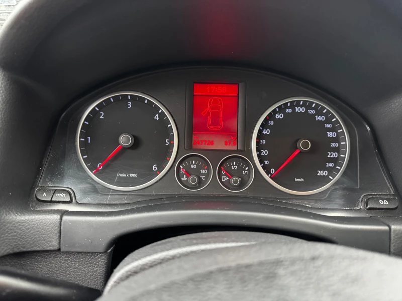 VW Tiguan 2.0TDI-140* XENON* PANORAMA* KLIMA* , снимка 8 - Автомобили и джипове - 52891625