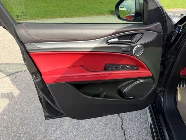 Alfa Romeo Stelvio * CARFAX * БЕЗ ПЪРВОНАЧАЛНА ВНОСКА, снимка 15 - Автомобили и джипове - 53279188