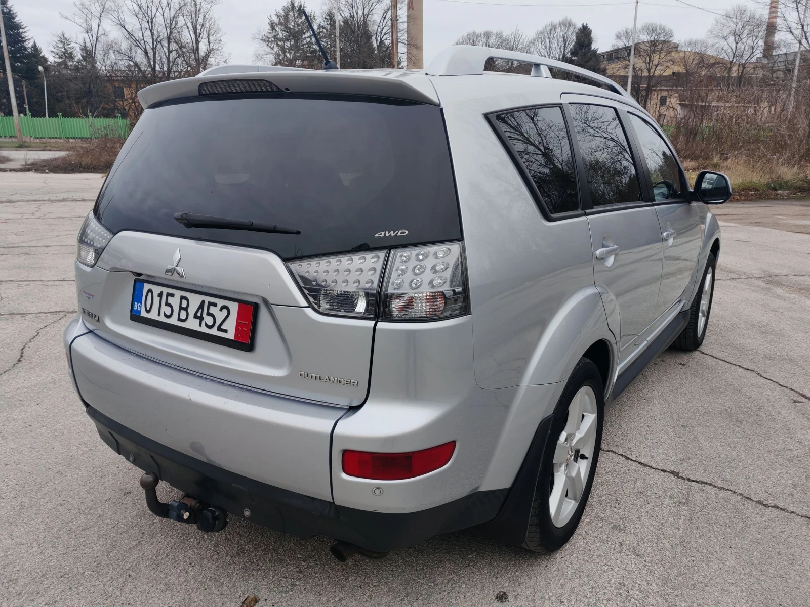 Mitsubishi Outlander 2.4i GAZ 4X4 7+ 1M 2009G - изображение 6