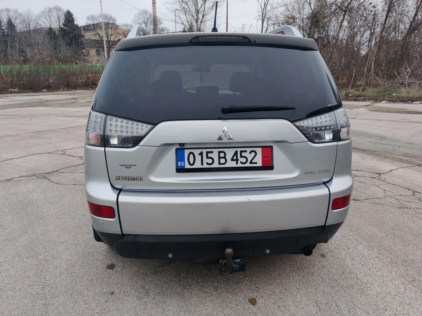 Mitsubishi Outlander 2.4i GAZ 4X4 7+ 1M 2009G - изображение 5