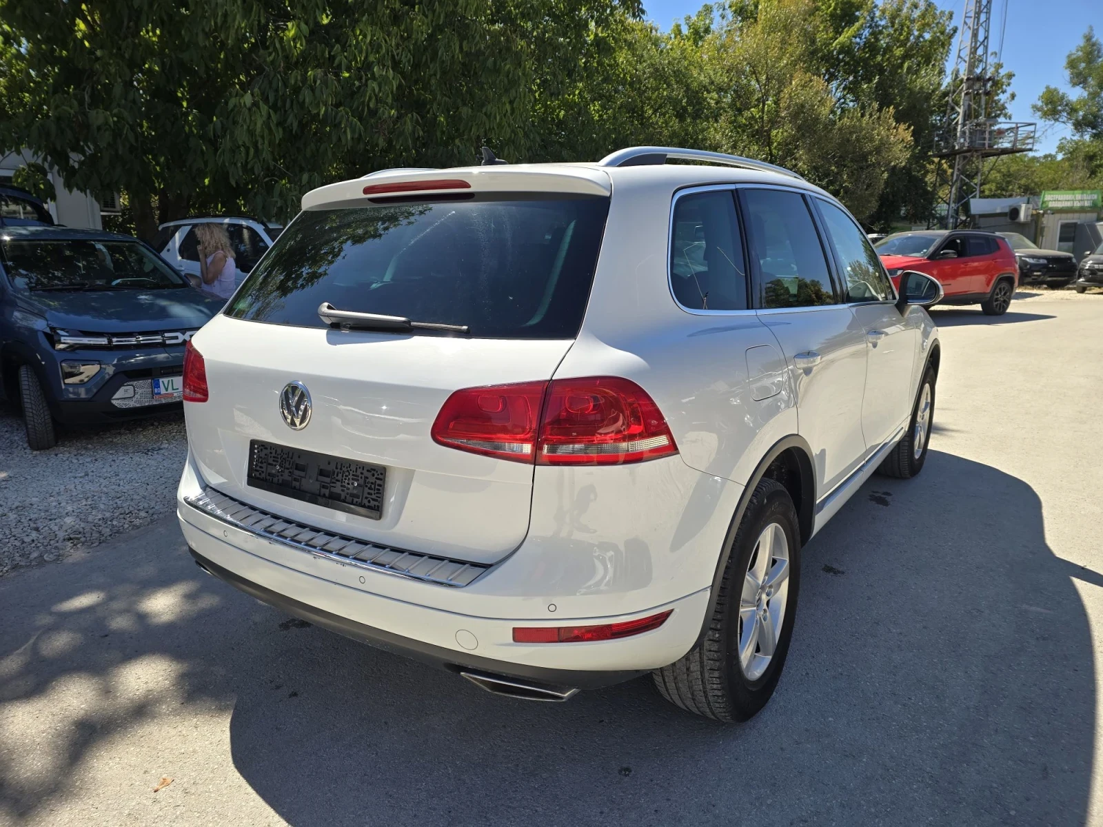 VW Touareg 3.0TDI 245к.с 4х4 Топ състояние , снимка 4 - Автомобили и джипове - 52627697