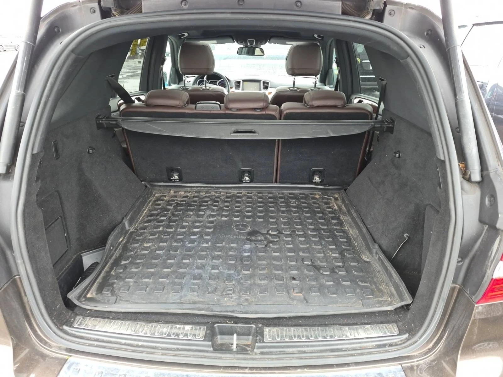 Mercedes-Benz ML 350 AMG PACK/ОЧАКВАН ВНОС/H&K/DISTRONIC/PANO/ОБДУХВАНЕ, снимка 11 - Автомобили и джипове - 53816985