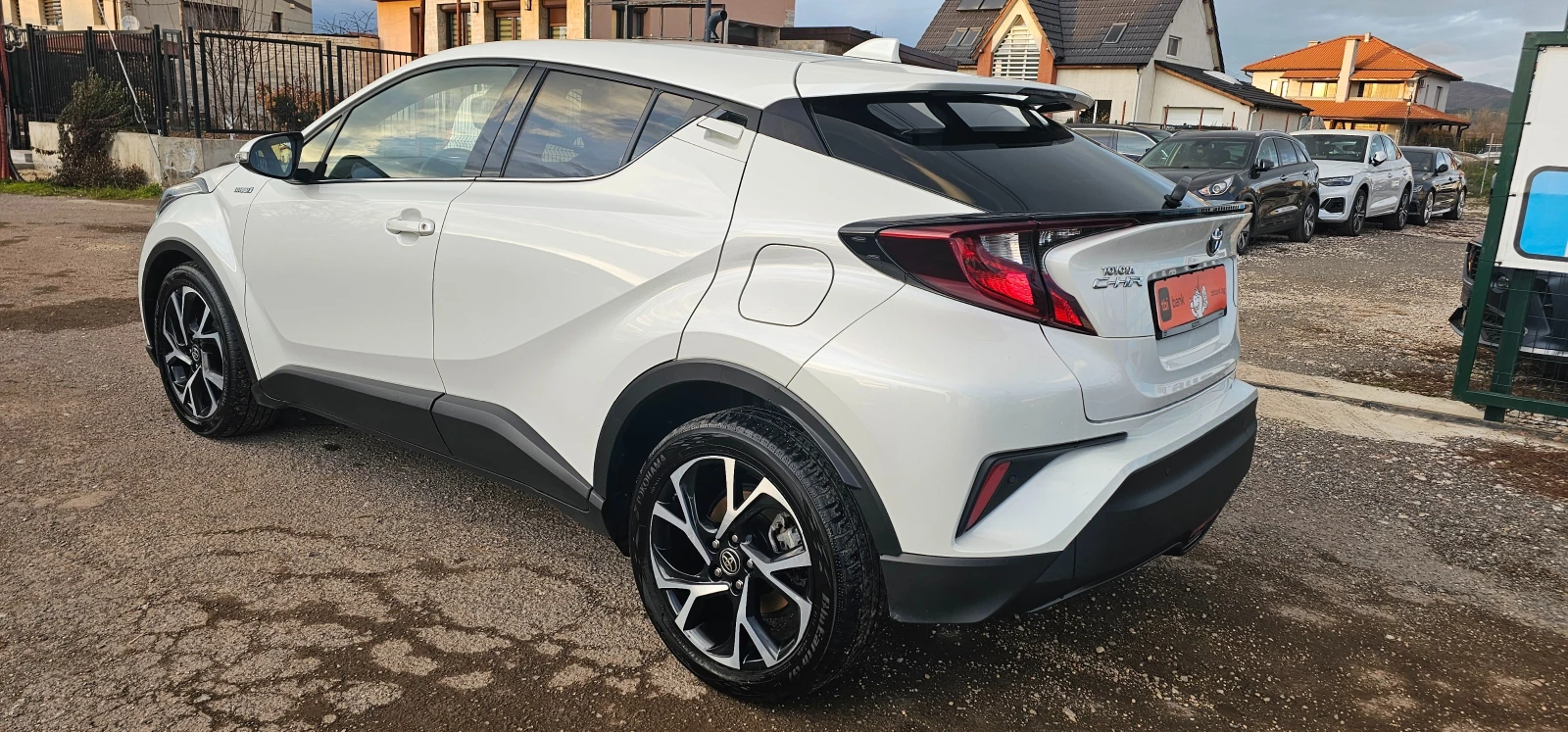 Toyota C-HR 1.8i HYBRID Фейс, снимка 9 - Автомобили и джипове - 53888748