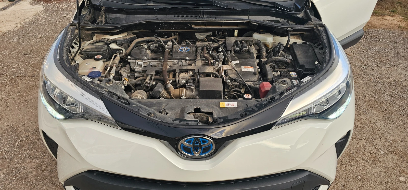Toyota C-HR 1.8i HYBRID Фейс, снимка 14 - Автомобили и джипове - 53888748