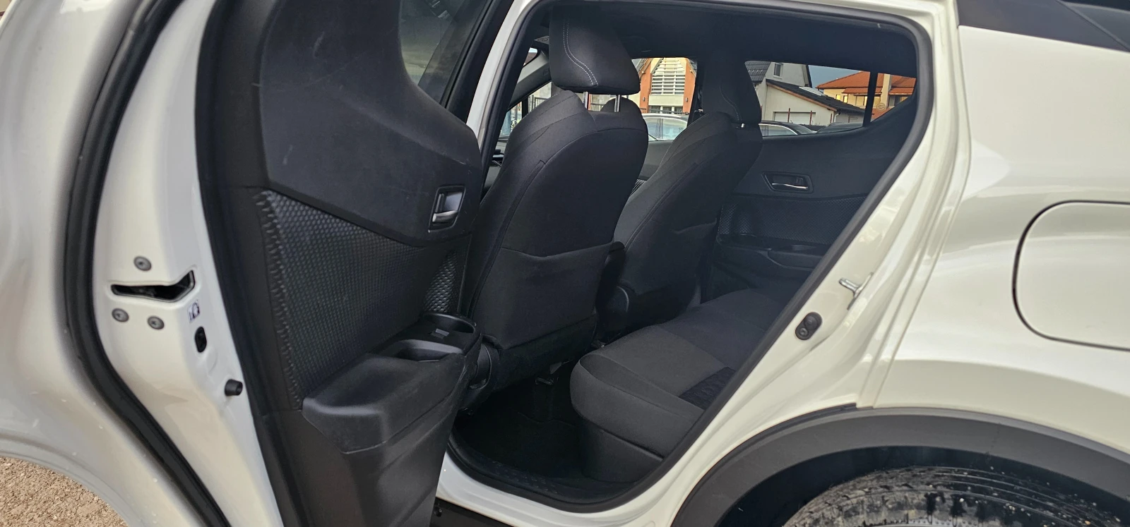 Toyota C-HR 1.8i HYBRID Фейс, снимка 11 - Автомобили и джипове - 53888748