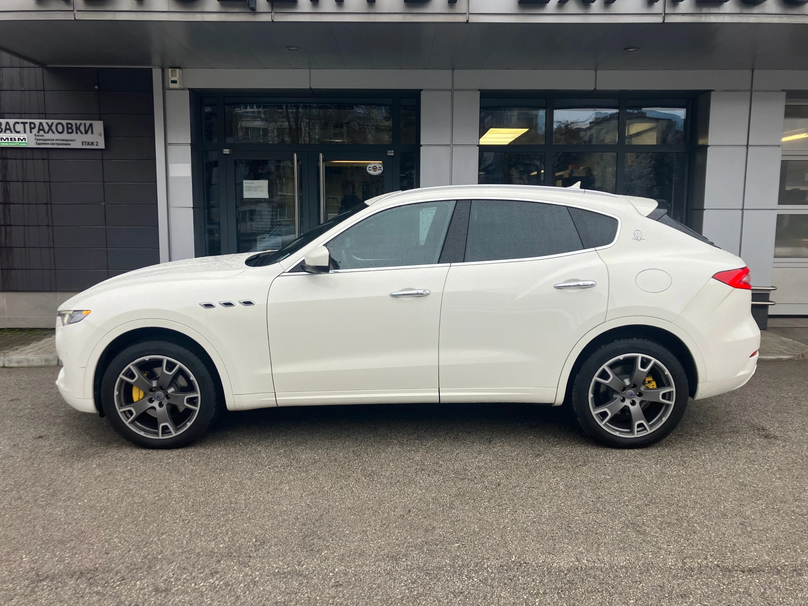 Maserati Levante 3.0d 4x4 Панорама FULL, снимка 3 - Автомобили и джипове - 54120916
