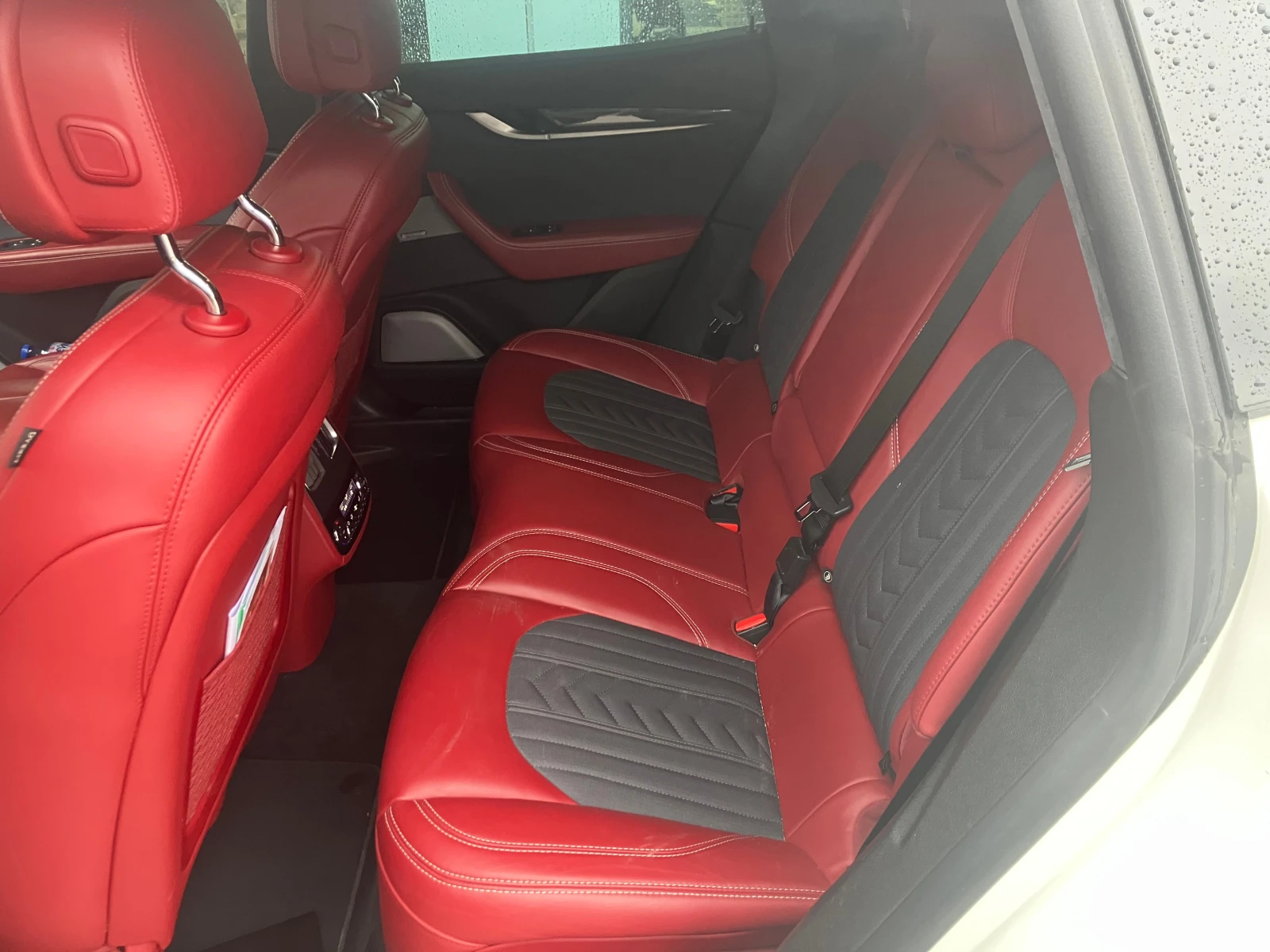 Maserati Levante 3.0d 4x4 Панорама FULL, снимка 8 - Автомобили и джипове - 54120916