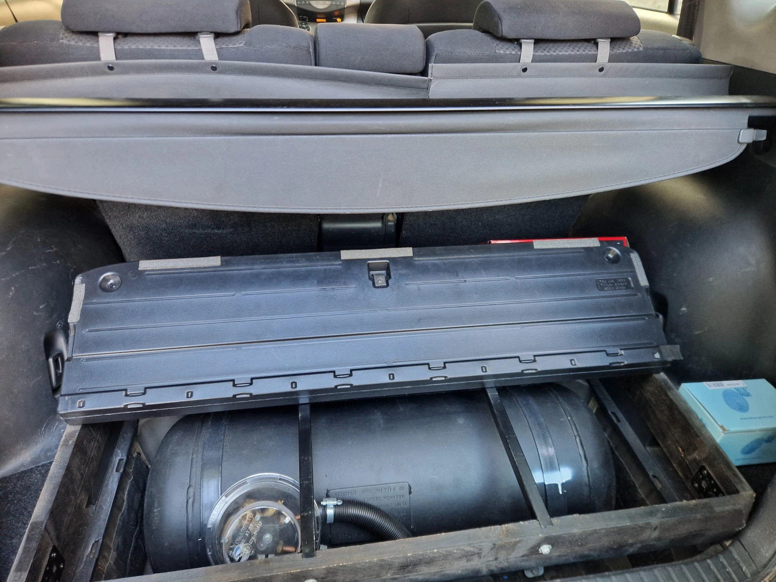 Toyota Rav4 4x4 ГАЗ/Бензин, снимка 11 - Автомобили и джипове - 54544899