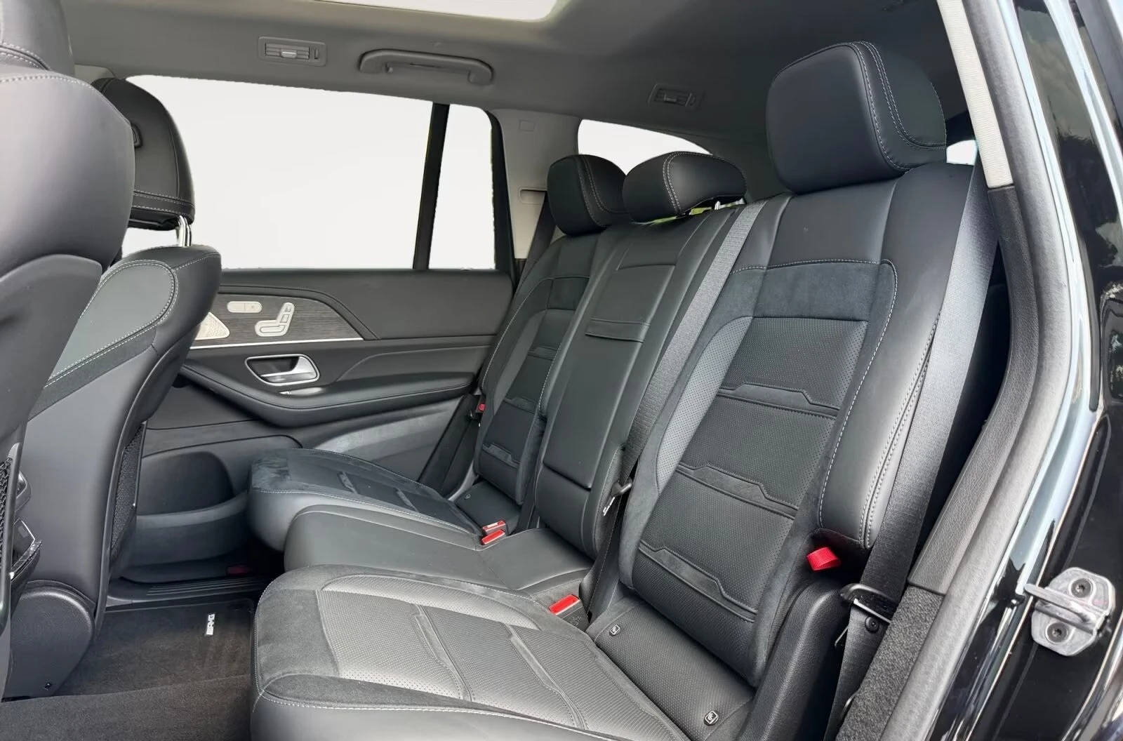 Mercedes-Benz GLS 63 AMG FACELIFT / 4M / BURM / HUD / 360 / PANO/ MULTIBEAM, снимка 17 - Автомобили и джипове - 55740929