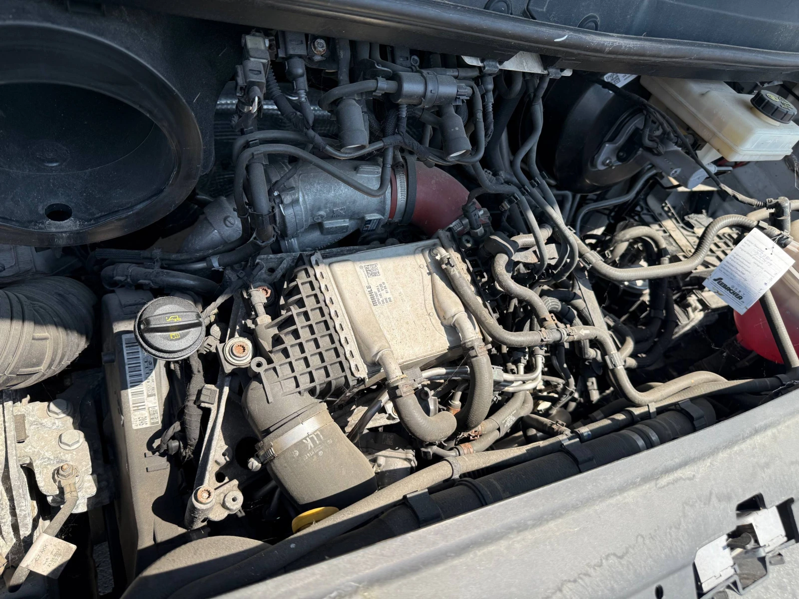 VW Crafter 2.0 TDI 177кс СЕРВИЗНА ИСТОРИЯ, снимка 15 - Бусове и автобуси - 55271206
