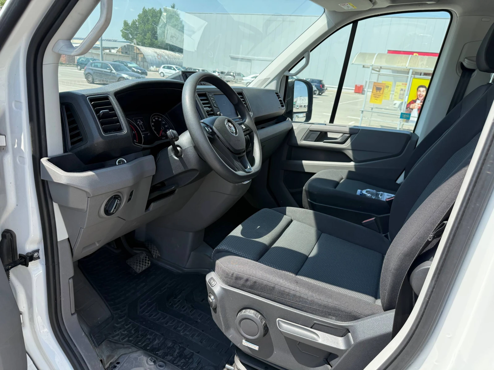 VW Crafter 2.0 TDI 177кс СЕРВИЗНА ИСТОРИЯ, снимка 13 - Бусове и автобуси - 55271206