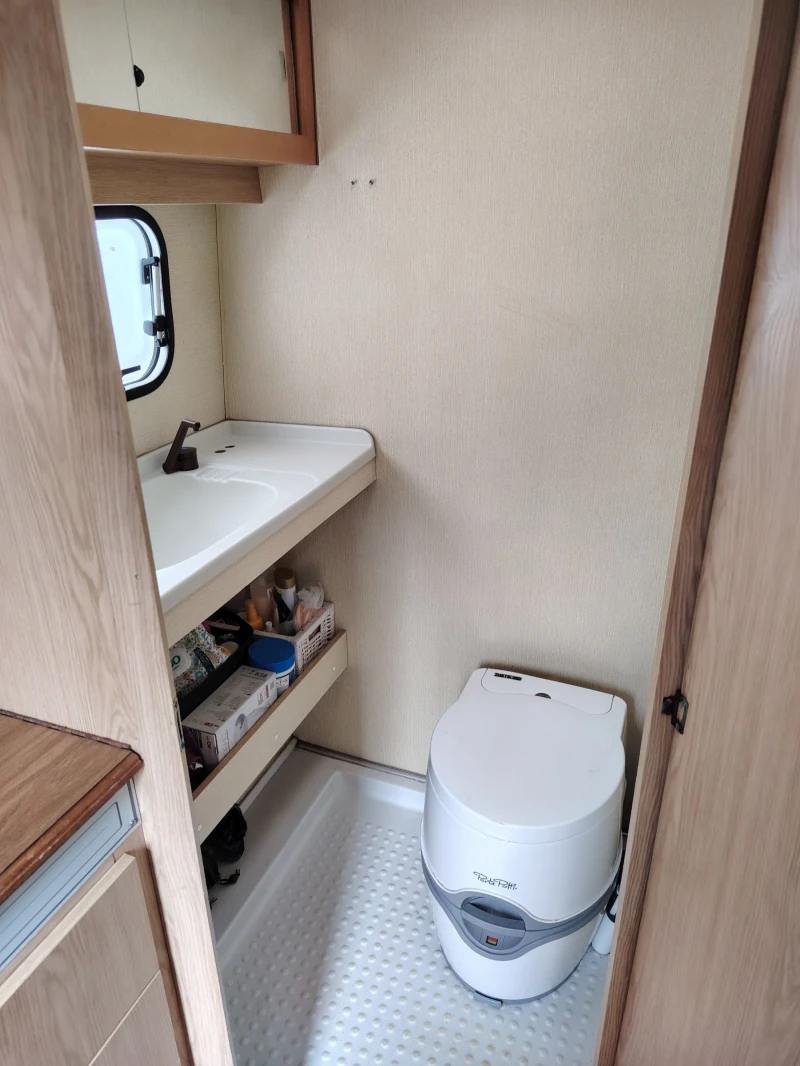 Каравана Chateau, снимка 11 - Каравани и кемпери - 52087966