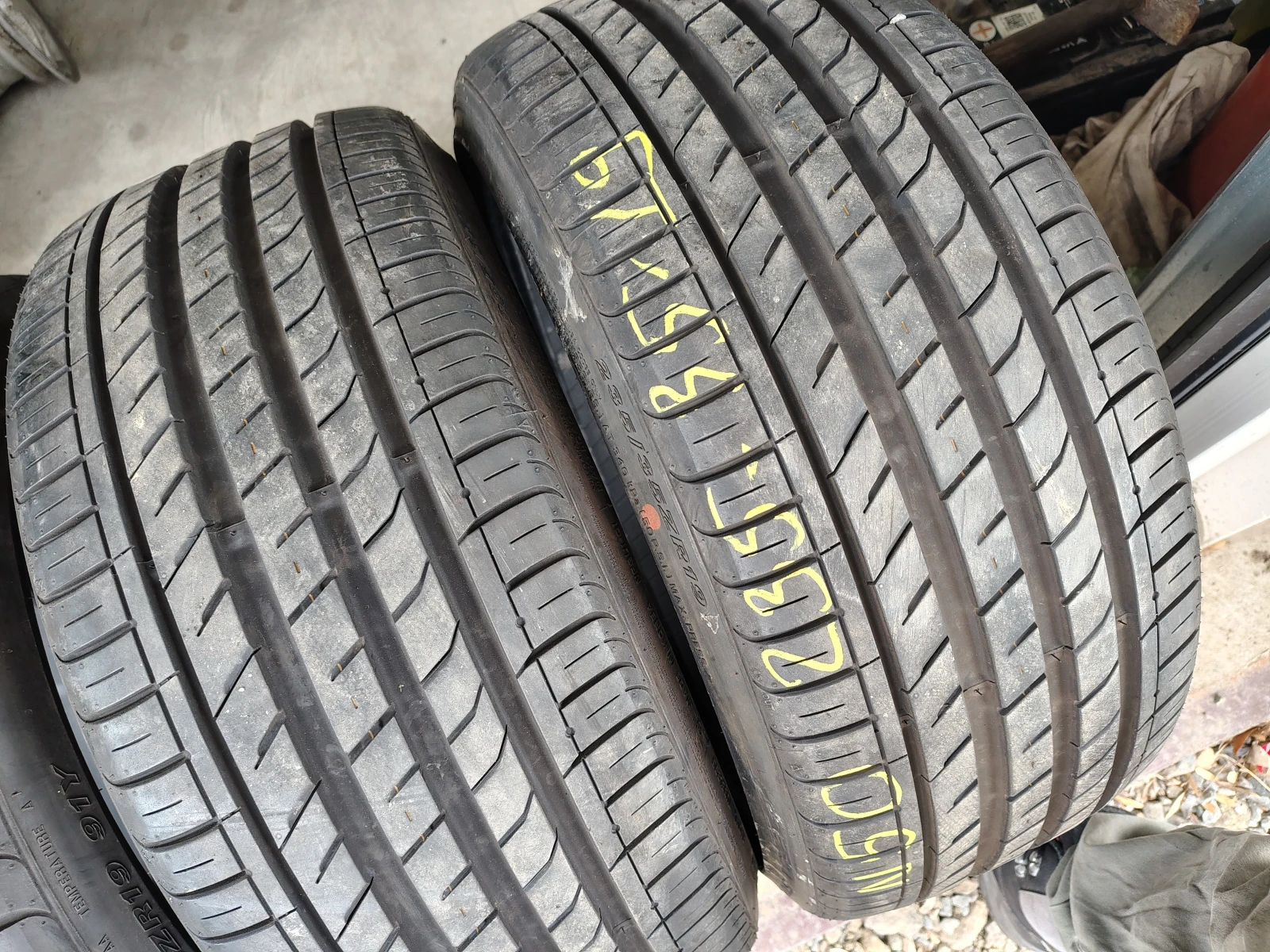  235/35R19 | Mobile.bg   3