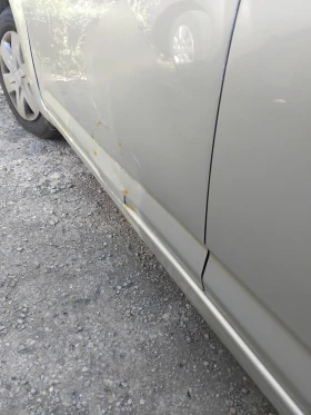 Daihatsu Sirion 1.0 12V, снимка 3