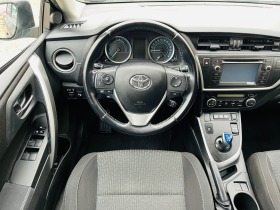 Toyota Auris 1.8 HIBRID КАТО НОВА, снимка 10