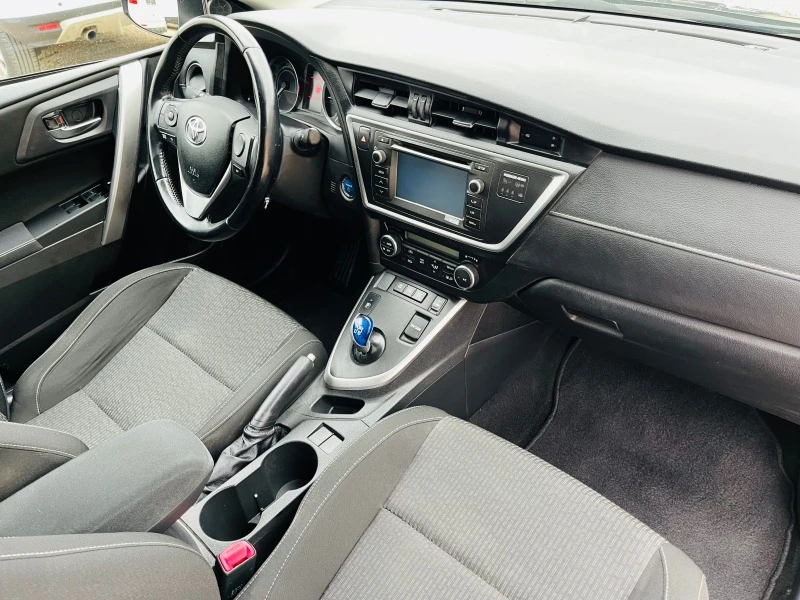 Toyota Auris 1.8 HIBRID КАТО НОВА, снимка 12 - Автомобили и джипове - 44388089