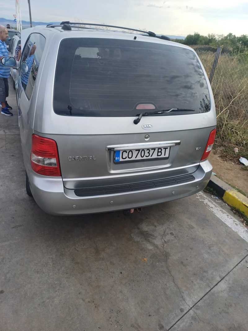 Kia Carnival, снимка 1 - Автомобили и джипове - 47211202