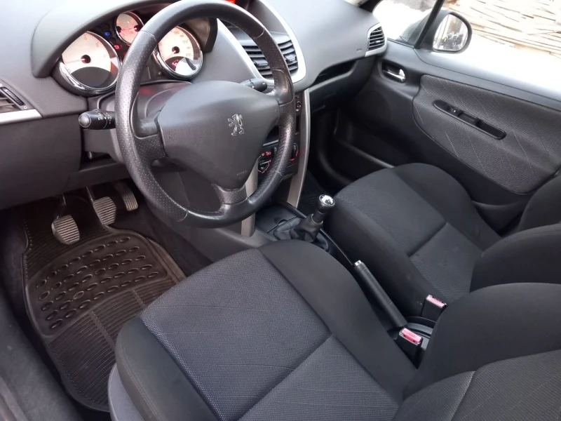 Peugeot 207 1, 4i, снимка 10 - Автомобили и джипове - 48173929