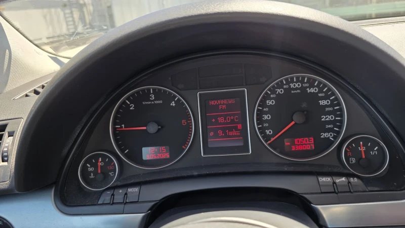 Audi A4 2.0tdi , снимка 8 - Автомобили и джипове - 52564882