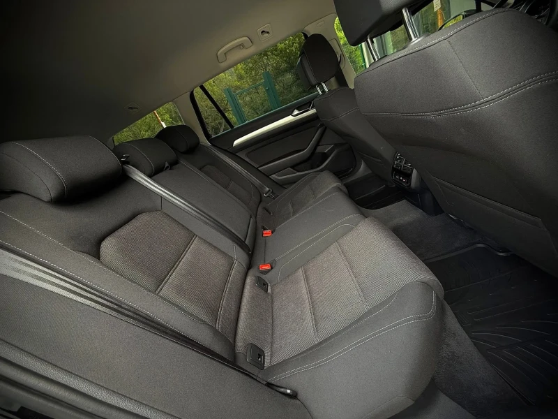 VW Passat 2.0TDI * Massage* DSG* Distronic* FrontAssist* , снимка 10 - Автомобили и джипове - 50978148