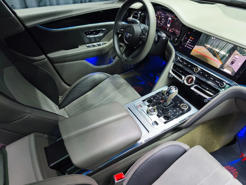 Bentley Flying Spur S V8 550k.c * NAIM* HEAD UP* PANO* VACUM* , снимка 17 - Автомобили и джипове - 51390441