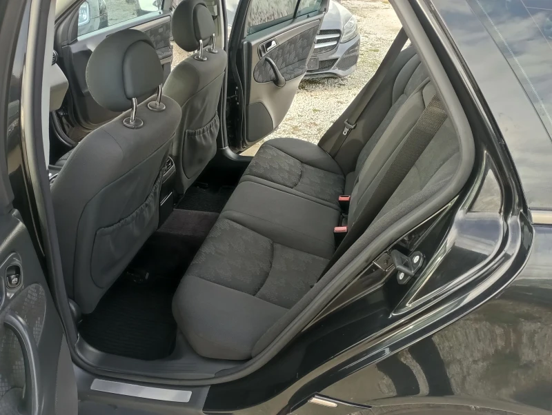 Mercedes-Benz C 220 2.2CDI, 143кс, Avantgarde , снимка 6 - Автомобили и джипове - 52455688