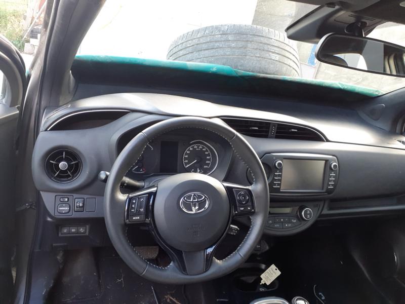 Toyota Yaris 1.5 HIBRID, снимка 6 - Автомобили и джипове - 45944442