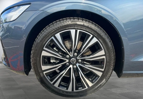Volvo V60 B4 = Plus Dark = Panorama Гаранция - изображение 5