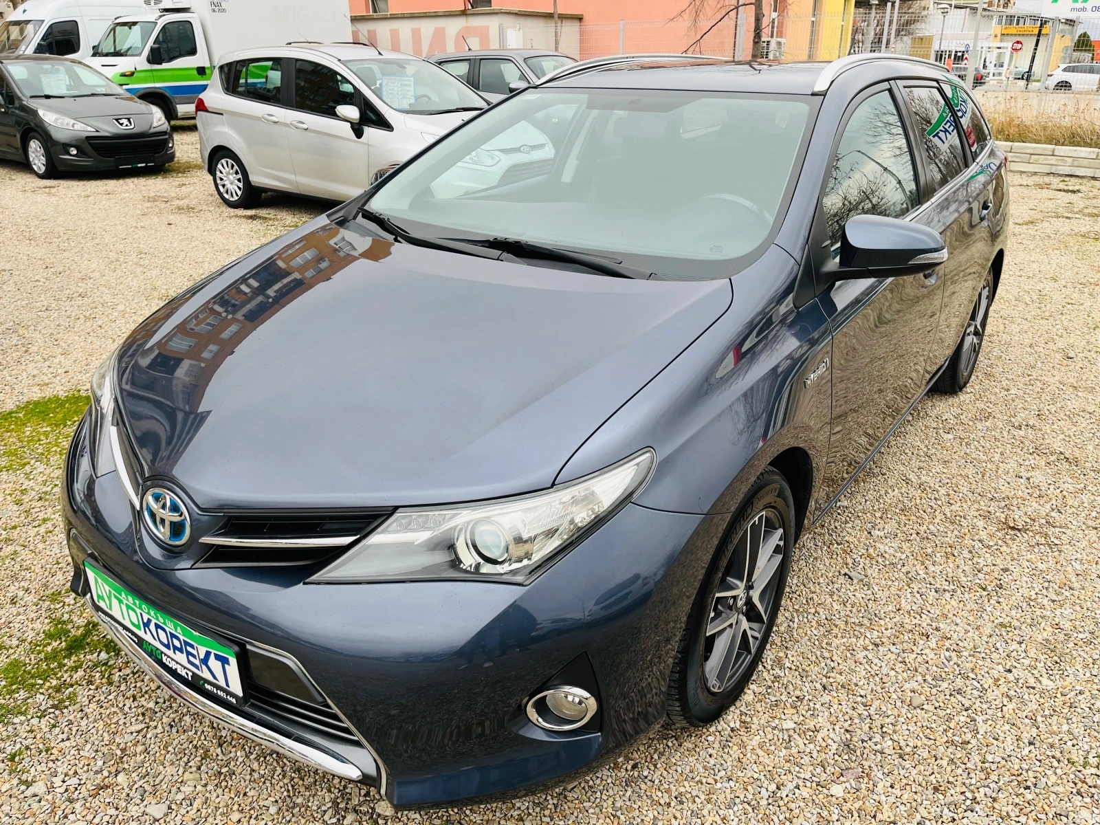 Toyota Auris 1.8 HIBRID КАТО НОВА - [1] 